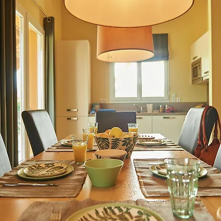 Stunning French For 4 In Loire
