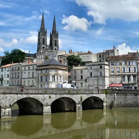 Stunning French For 4 In Loire Vila Les Forges (Deux-Sevres)